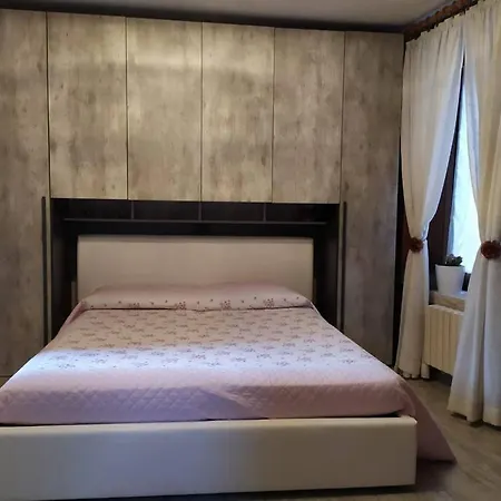 Le Rondini Nel Centro Di * Интра