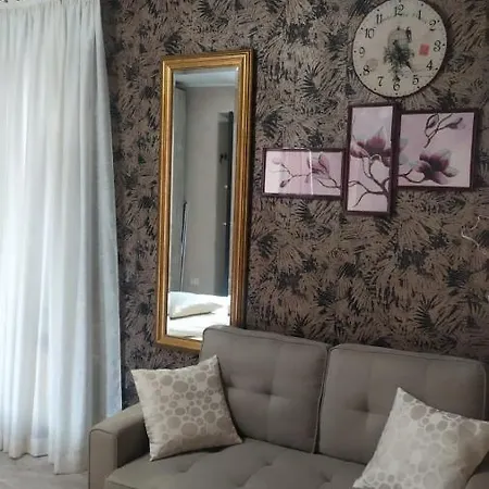 Le Rondini Nel Centro Di Apartamento Intra